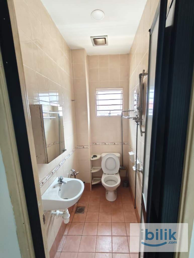Bandar Utama Fully Furnished Master room For Rent - Image 3