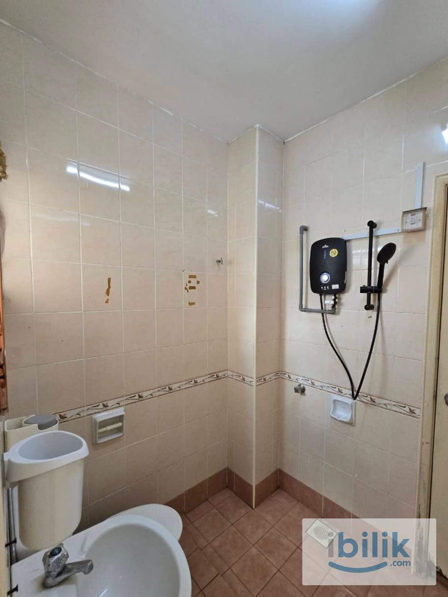 *Bandar Utama Fully Furnished Middle room For Rent* - Image 3