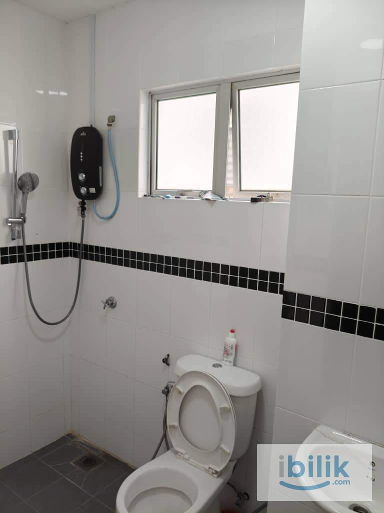 *SUBANG BESTARI MIDDLE MALE ROOM FOR RENT* - Image 3