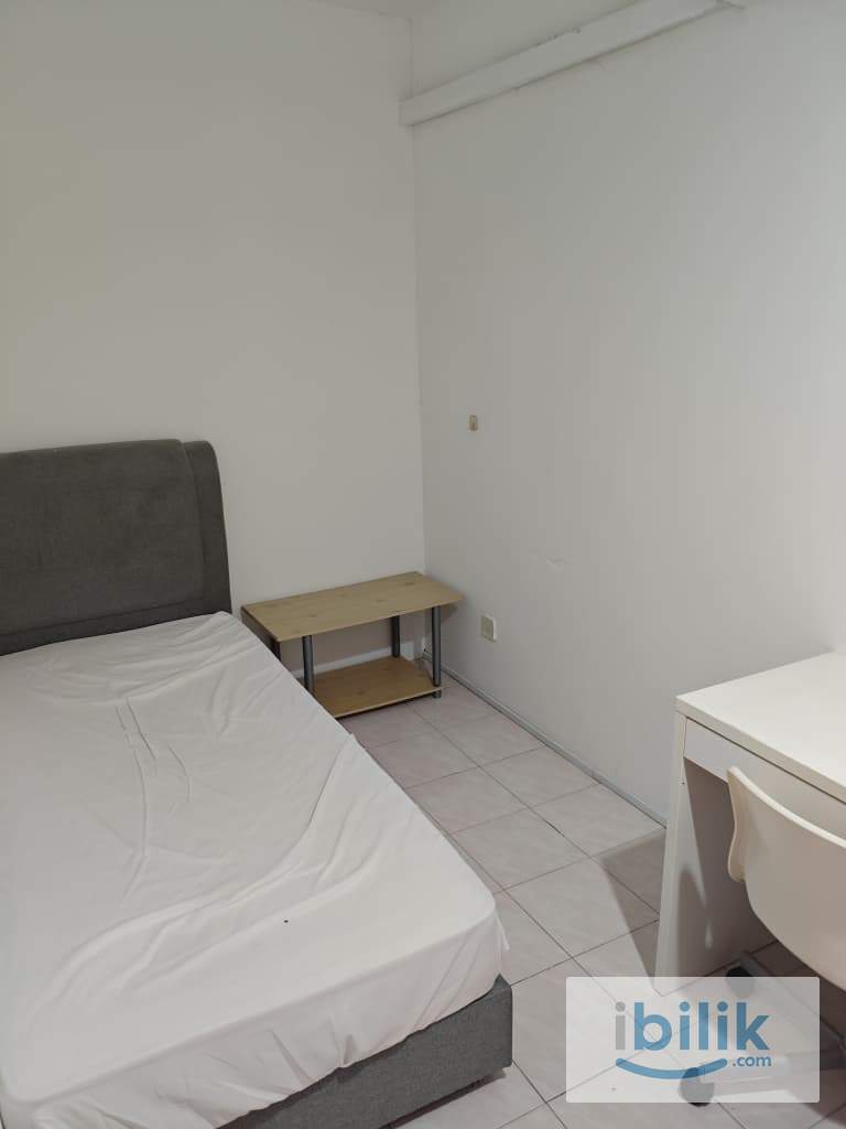 1 MIN TO HELP UNIVERSITY MALE UNIT SMALL ROOM FOR RENT - Image 1