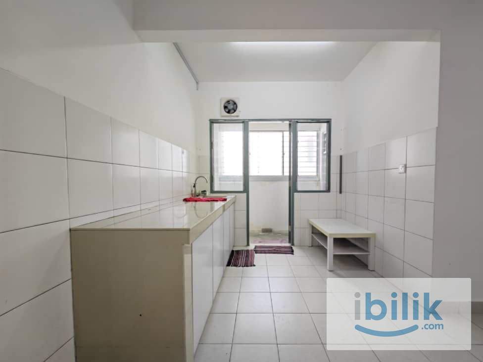 Danau Ria Apartment Master Bedroom Gamuda Gardens Rawang - Image 4