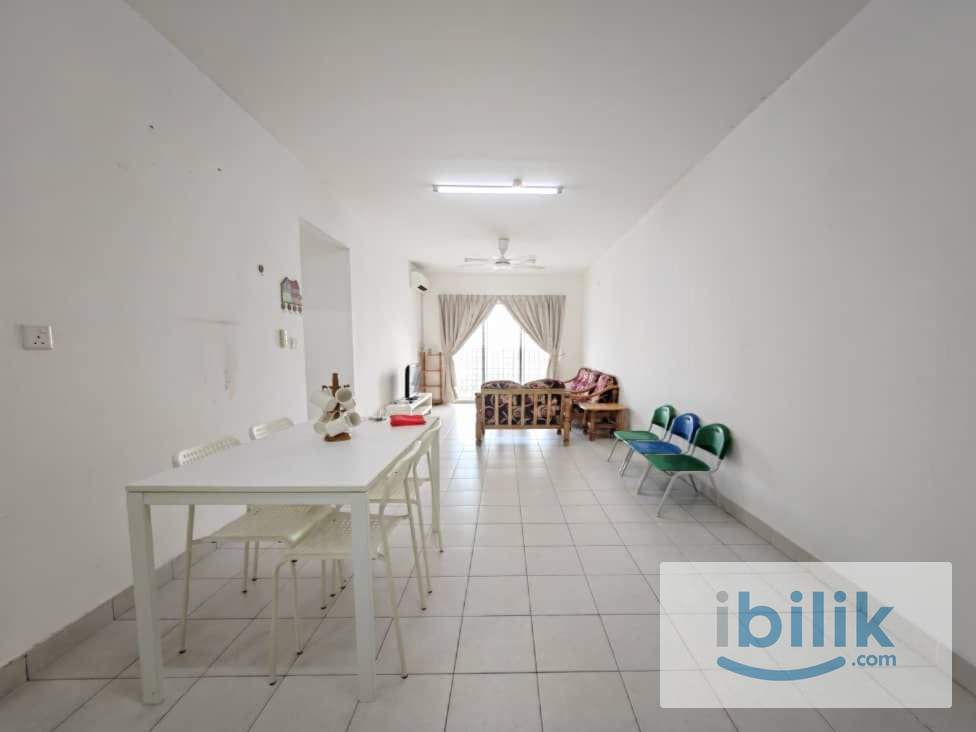 Danau Ria Apartment Master Bedroom Gamuda Gardens Rawang - Image 5