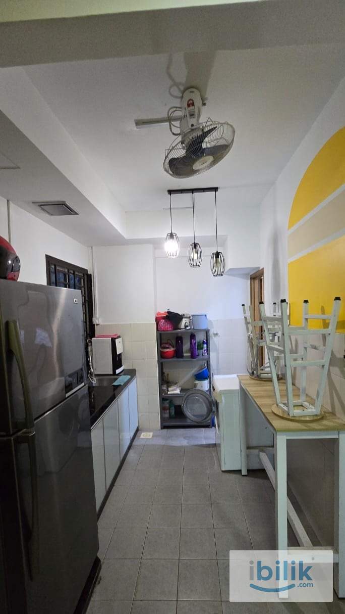 Room for Rent @ Suriamas Suites Condominium All Race Good Deal - Image 5