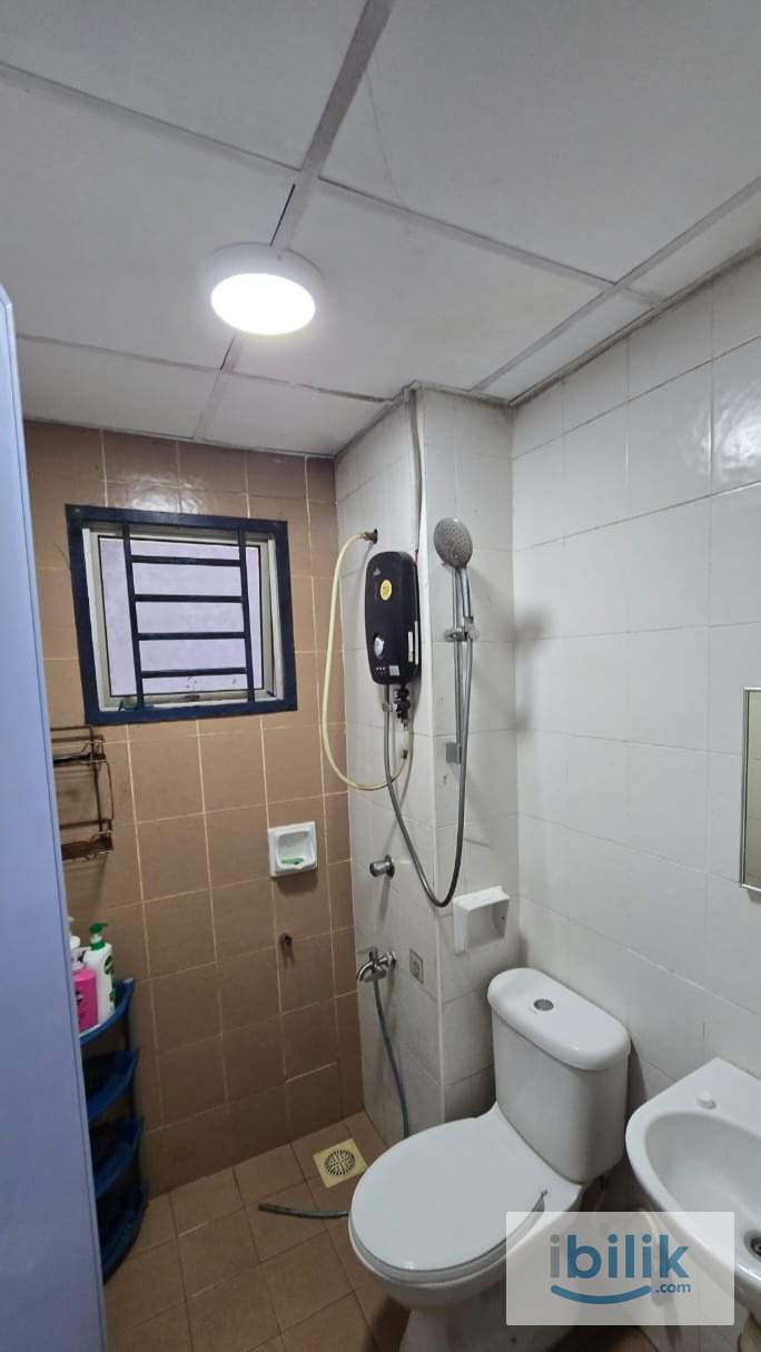 Room for Rent @ Suriamas Suites Condominium All Race Good Deal - Image 10