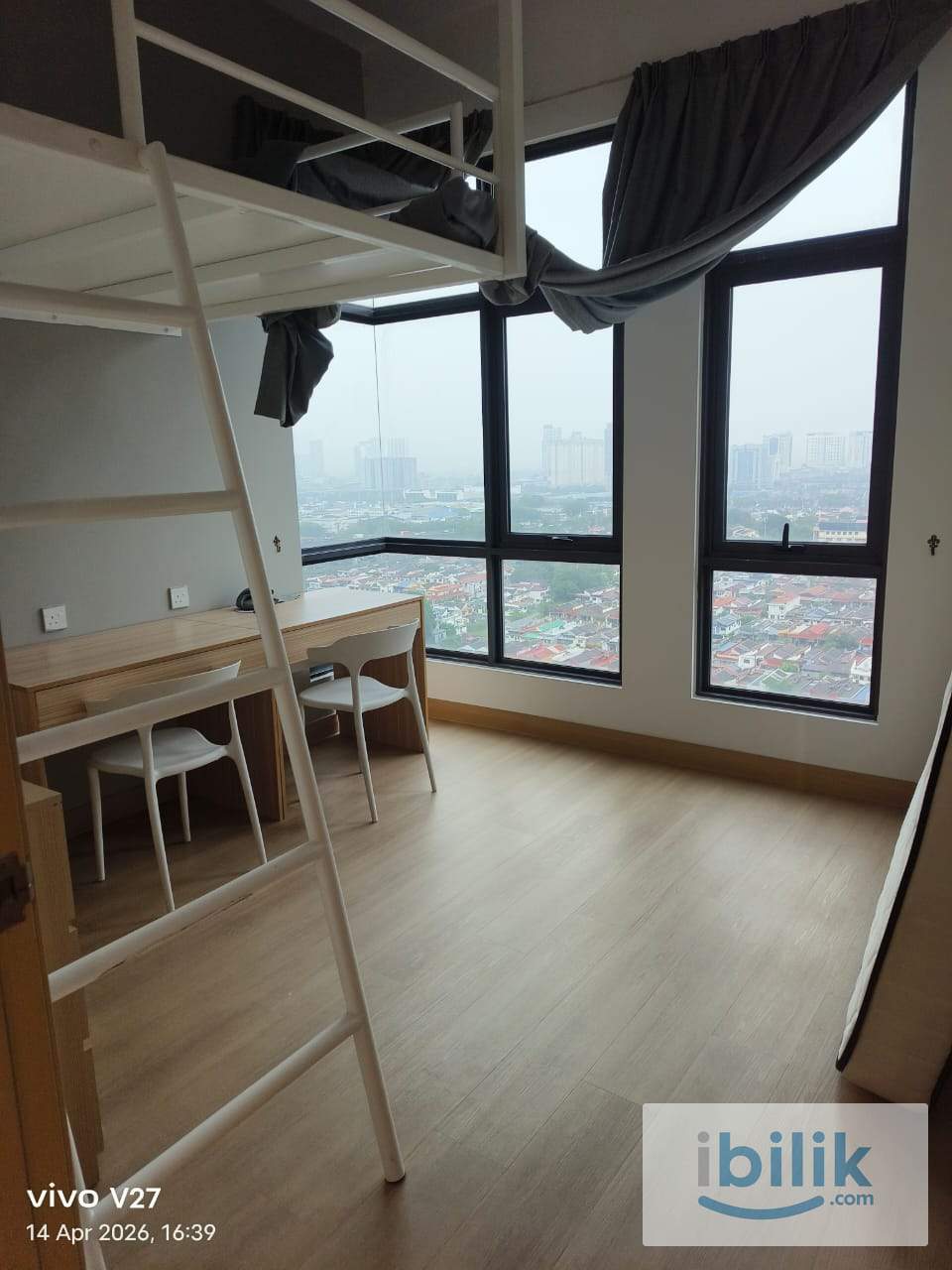 Master Room With Floor To Ceiling Window At SS15✨ - Image 1