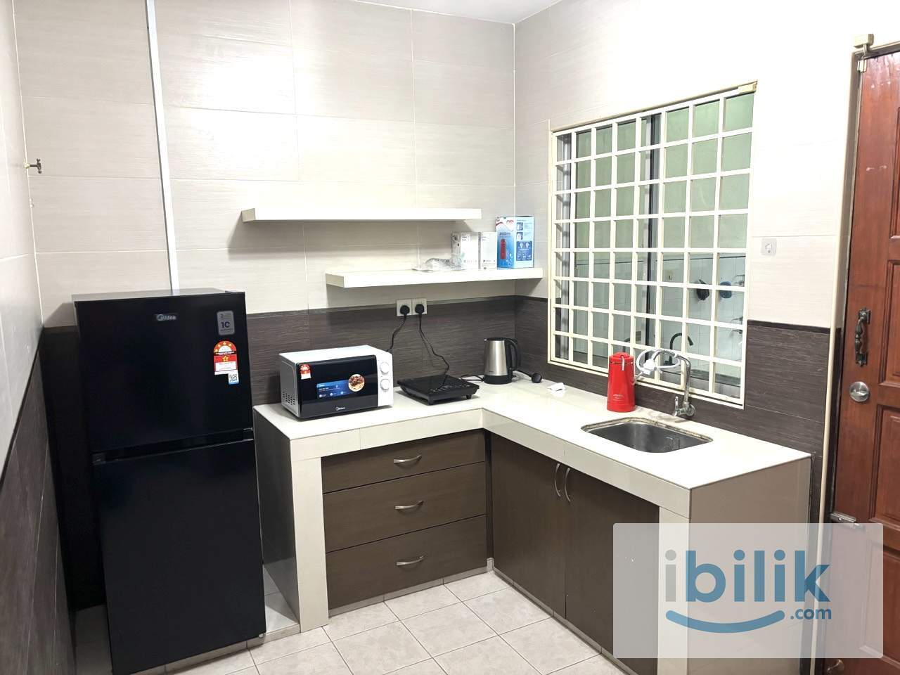 Premium ⭐️ Medium Room Fully Furnished @ USJ 2, Special Promotion, Aircond Wardrobe Table Chair Mattress. - Image 2