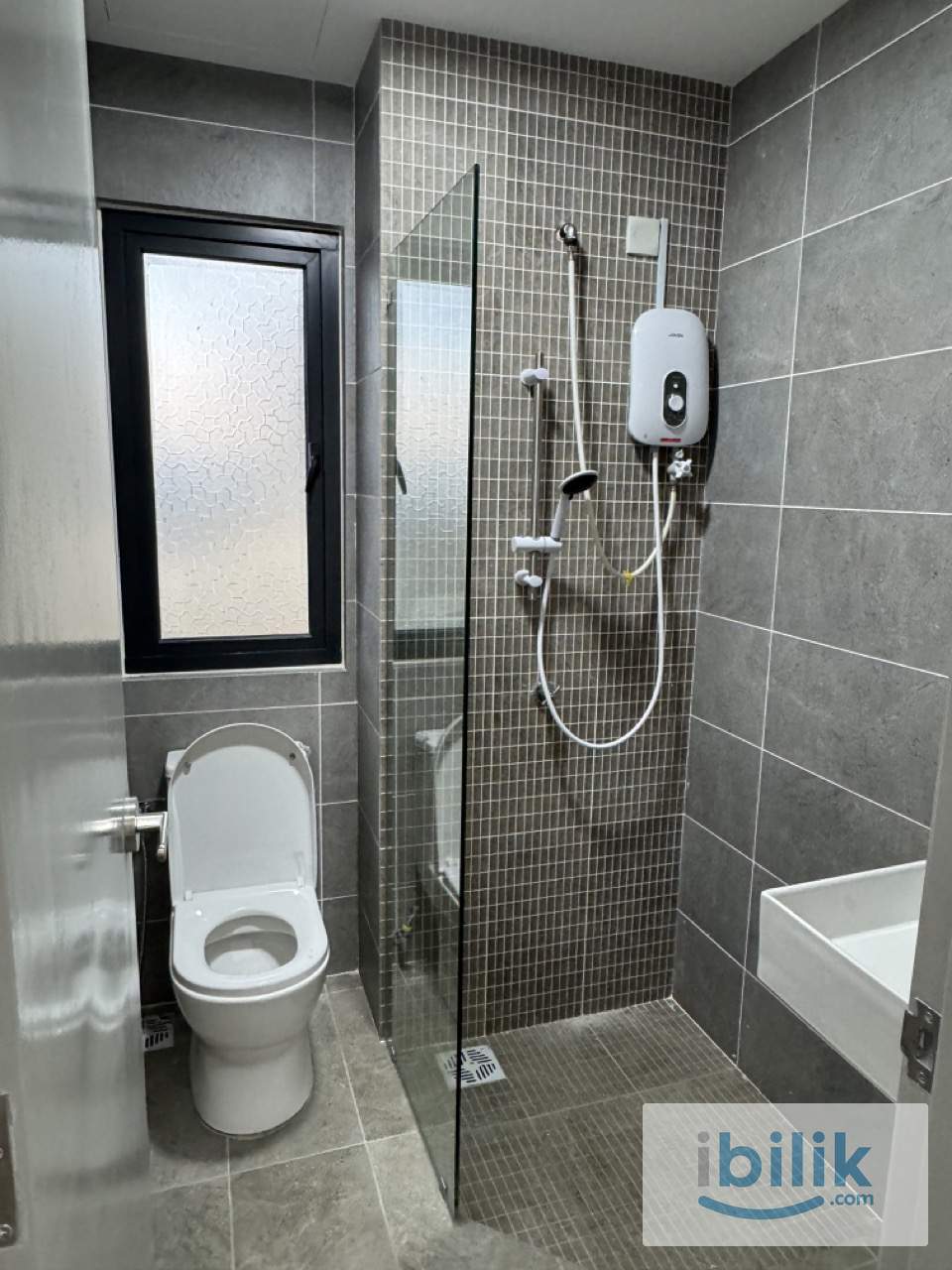 🔥SUBANG BESTARI, NEW CONDO Single Room🔥Fully Furnish NEW 10” Mattress Aircond Wardrobe Table Chair - Image 4
