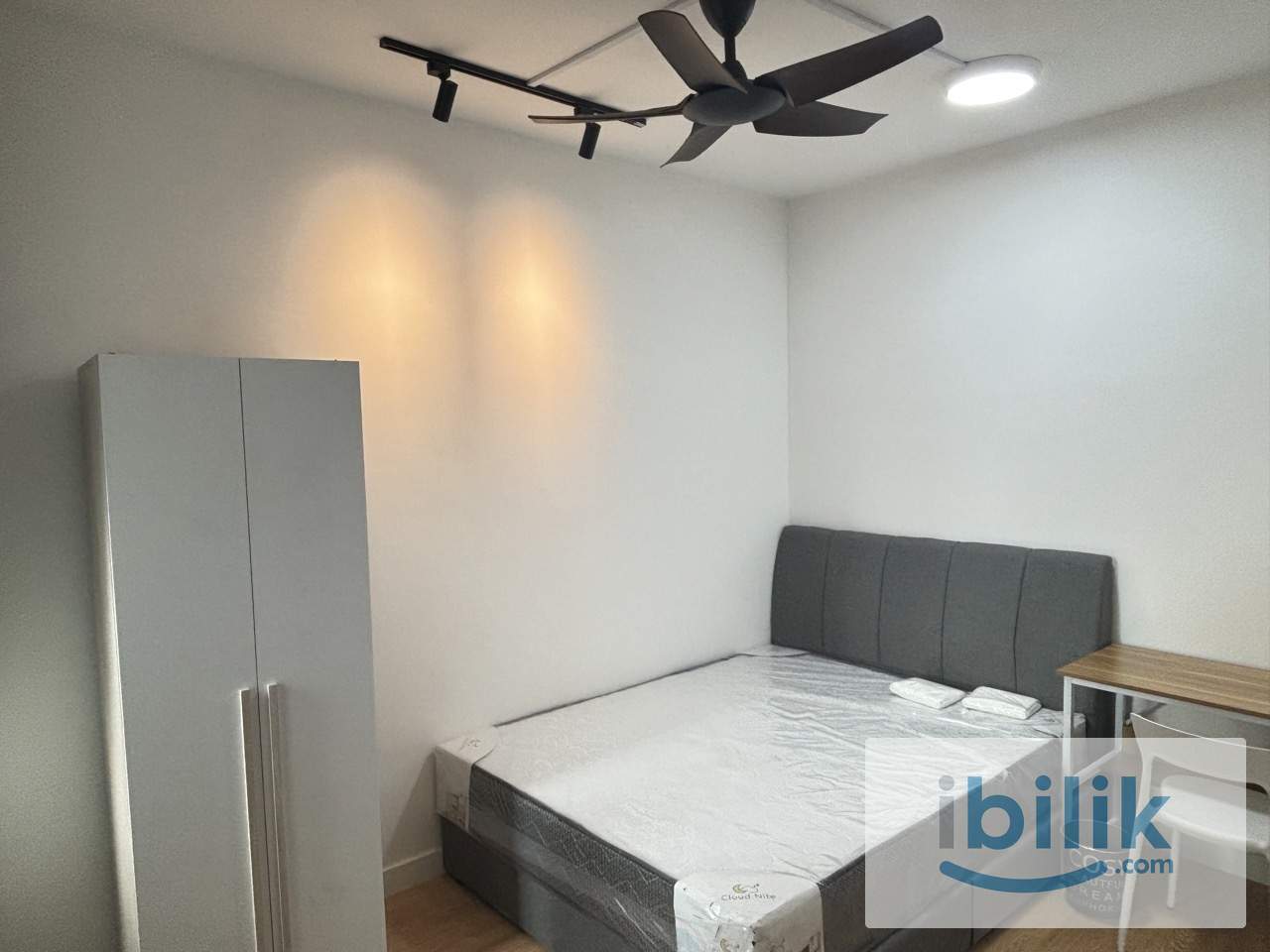 🔥EduMetro, USJ 1, Subang, NEW CONDO Medium Room🔥Fully Furnish NEW 10” Mattress Aircond Wardrobe Table Chair - Image 1