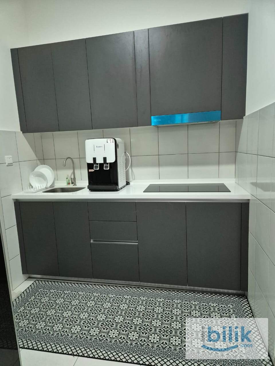 Master Room - Image 6