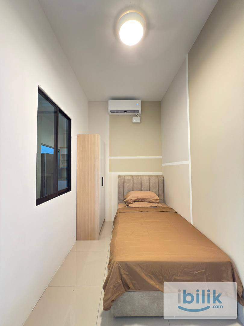 Super Small Room - Image 2