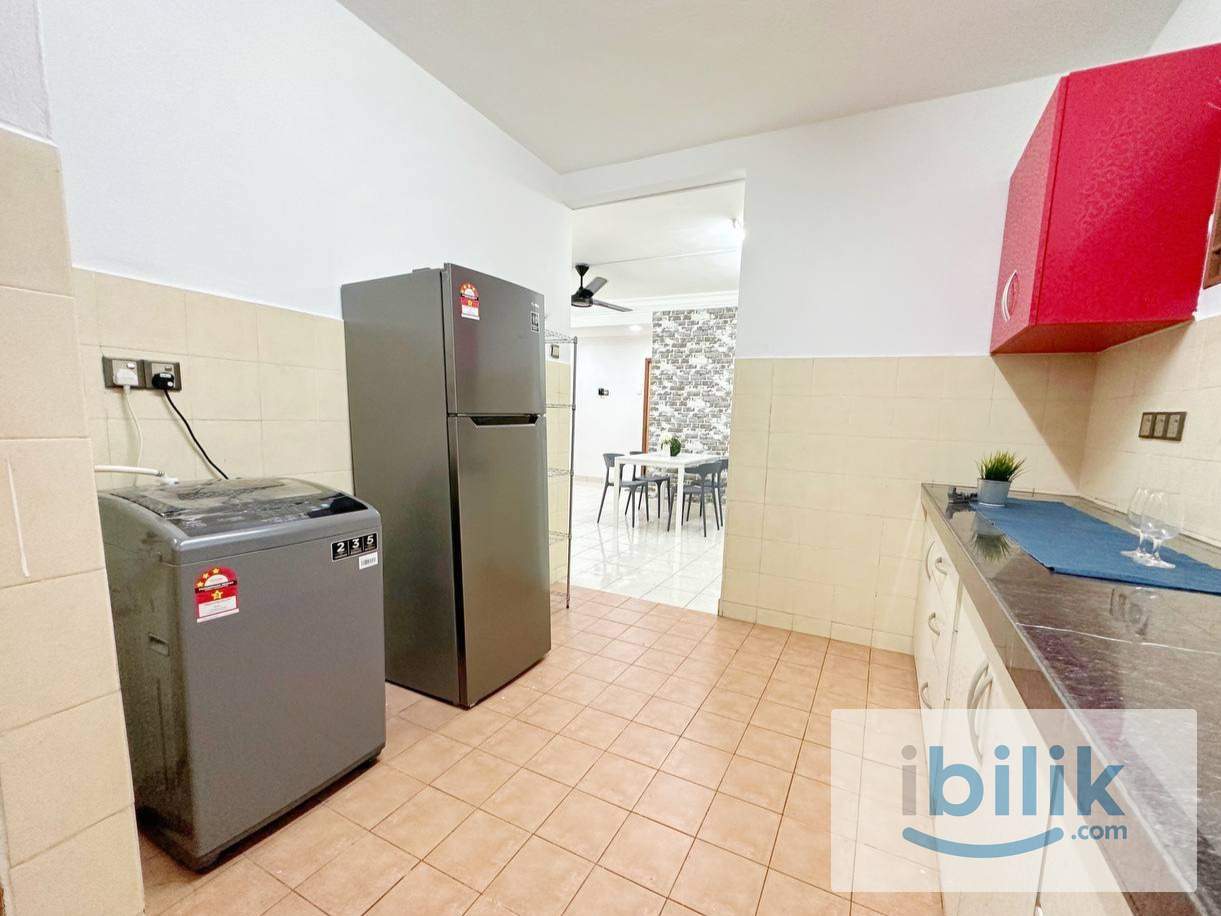 Ready Move In Medium Room 🌴🏢@ Palm Spring - Image 4
