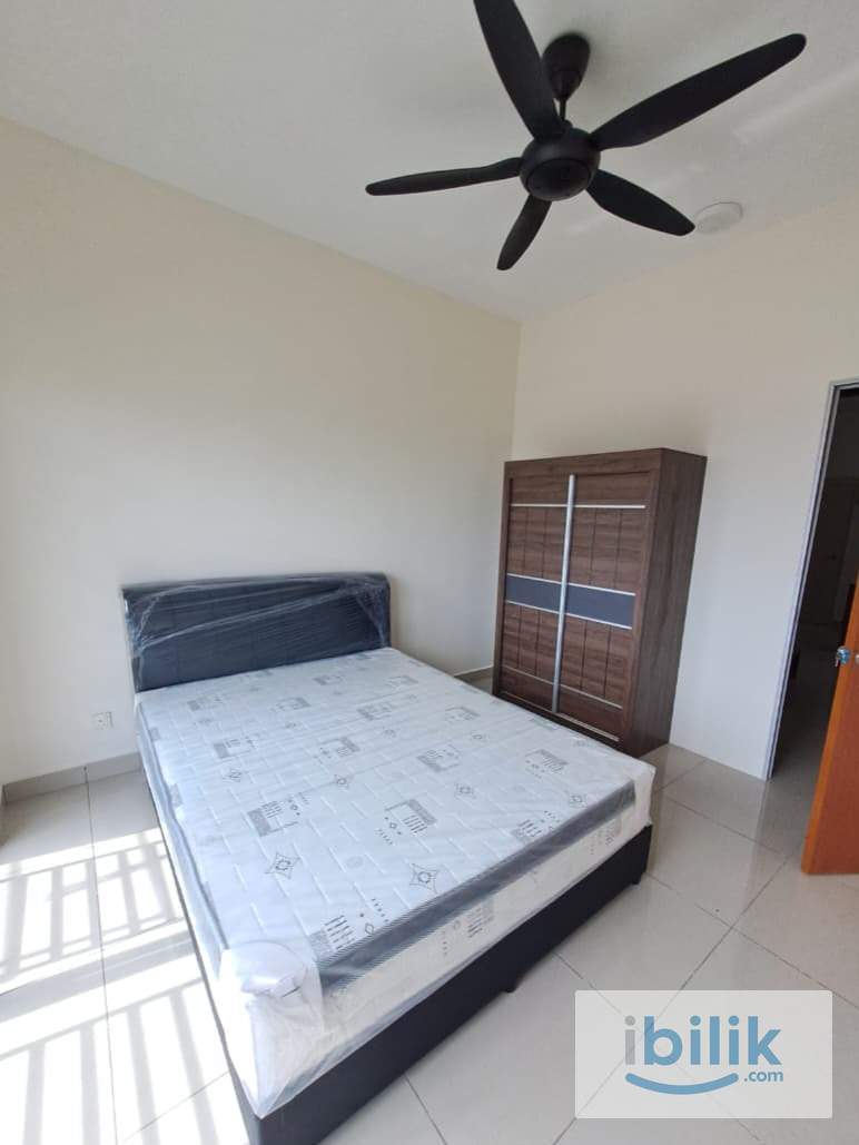 Non-Sharing Big Medium for Female Available - Image 1