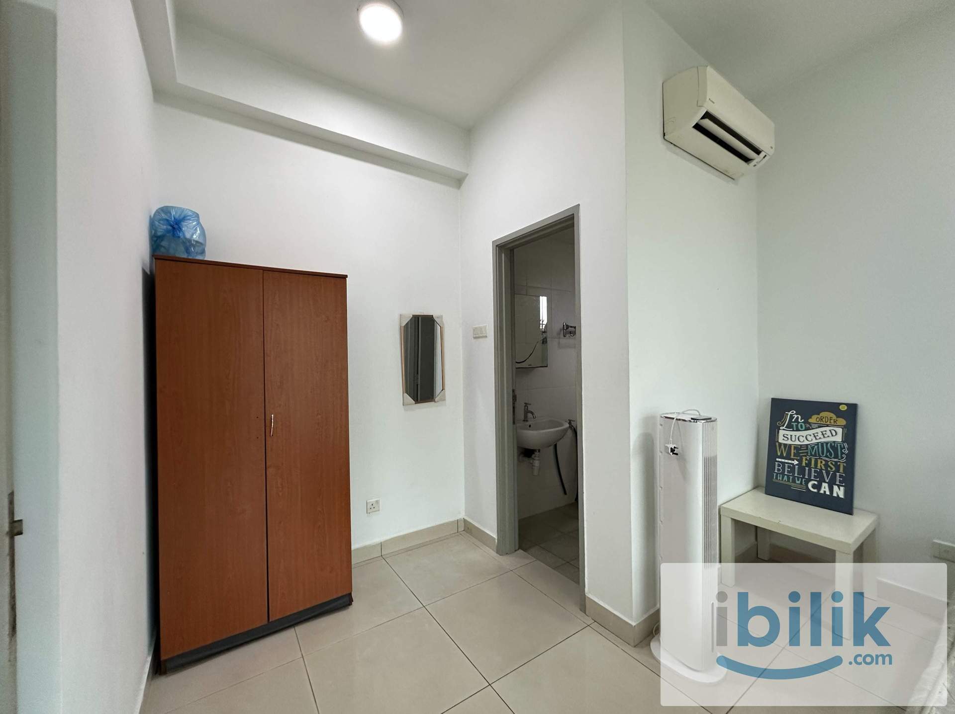 Master Room - Image 5
