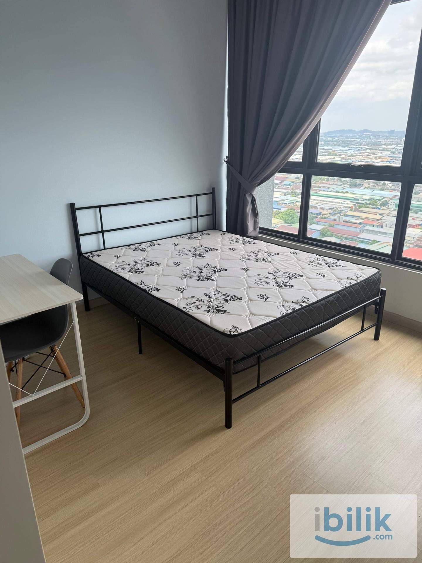 [Female Unit] Medium Room for Rent at D'Sara Sentral, Sungai Buloh, Kota Damansara - Image 1
