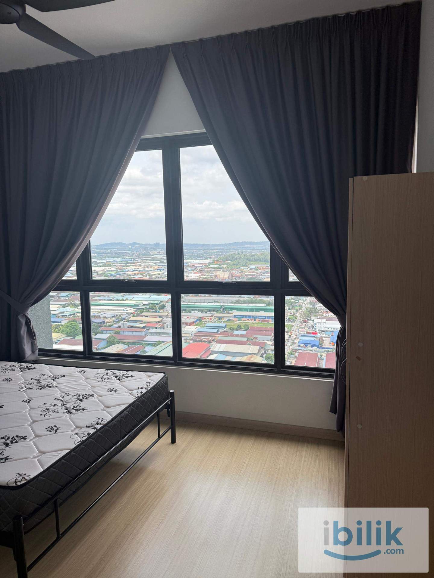 [Female Unit] Medium Room for Rent at D'Sara Sentral, Sungai Buloh, Kota Damansara - Image 5