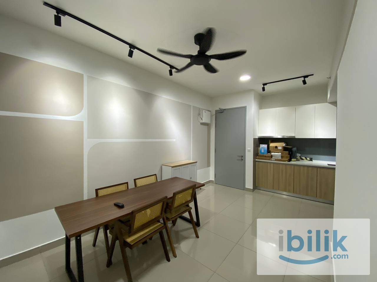 FRee water and wifi!! Fully Furnished Balcony Room! - Image 3