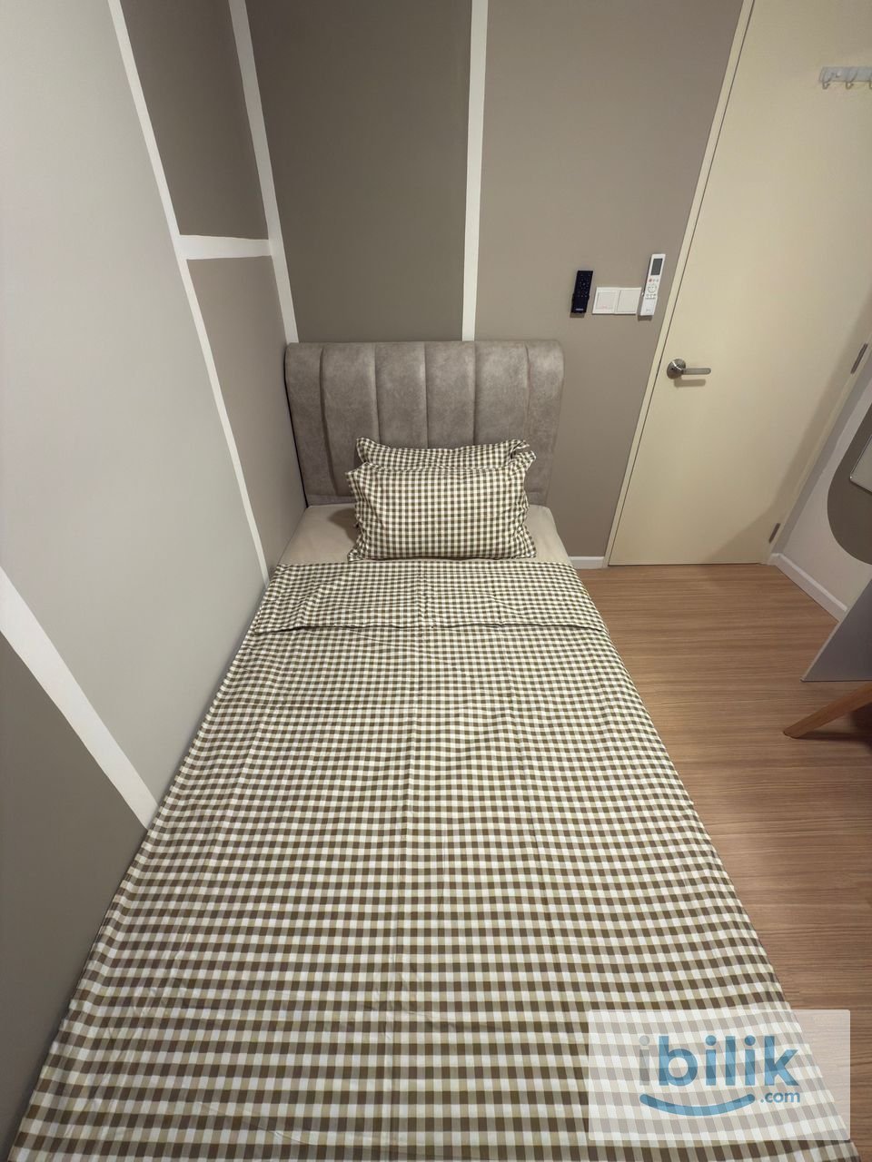 Tuan 2egacy_R4 Small Room_Female - Image 4