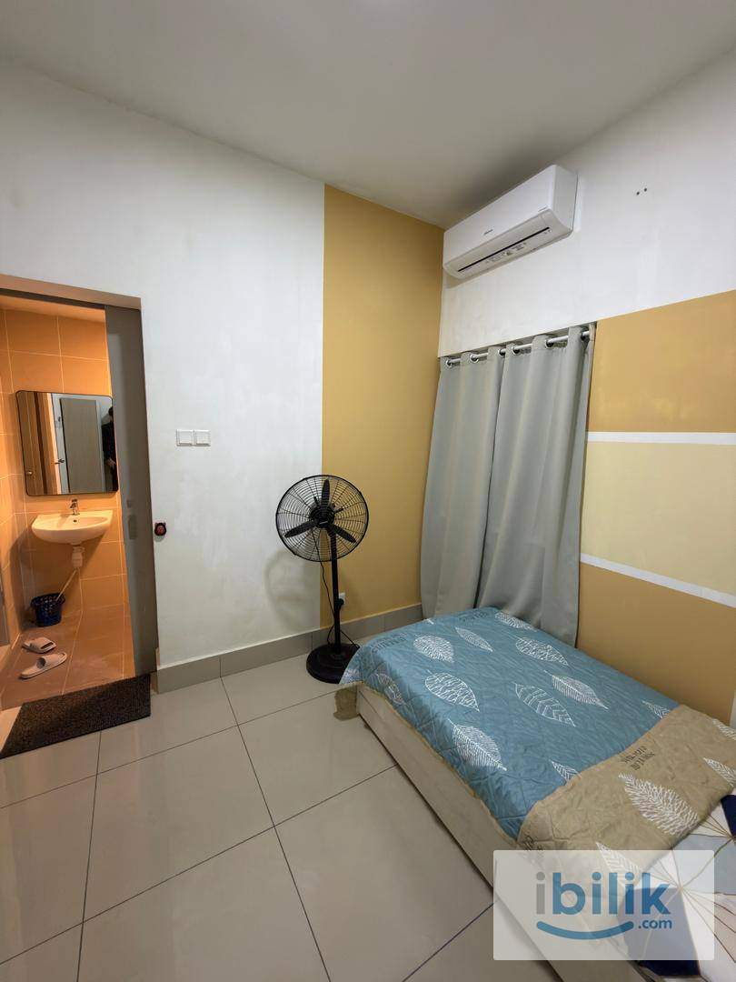 Razak City Residences_R3 Small Medium Room with Single Bed_Female - Image 3