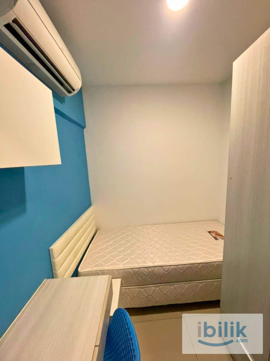 Single Ac Room @ D'latour (near Taylor's lakeside ) - Image 1