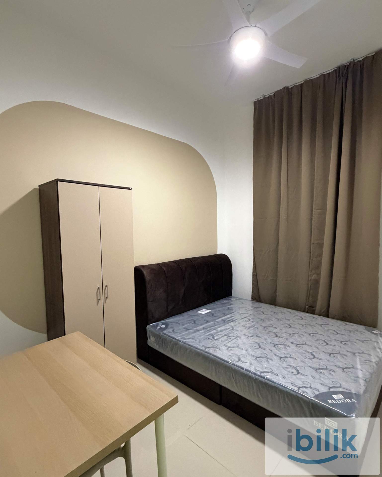 Middle AC Room @ Verando Residence  - Image 3