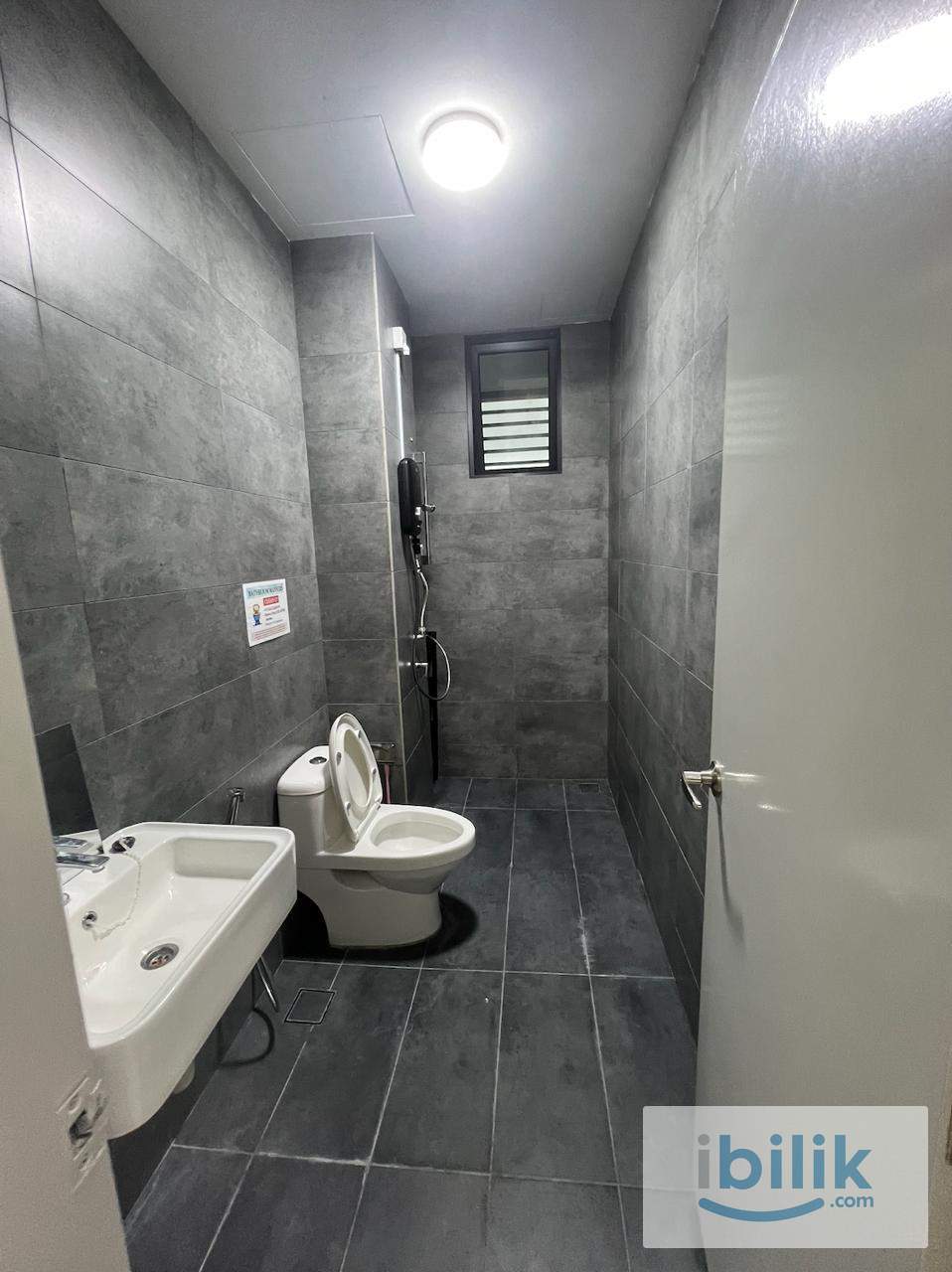 Medium AC Room @ Verando Residence - Image 2