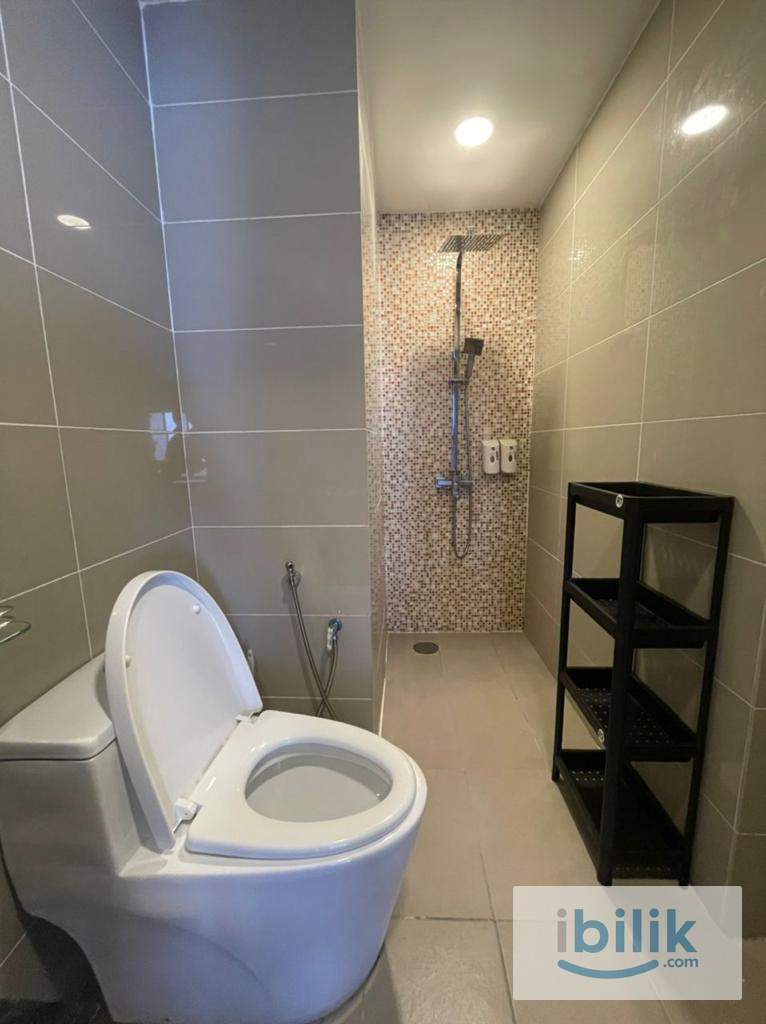 Single AC Room @ D'latour , Near Taylor's Lakeside  - Image 2