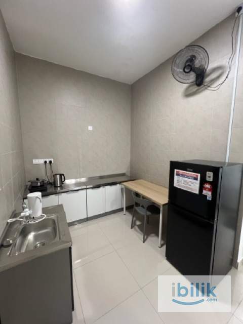 Medium AC Room @ Verando Residence  - Image 3