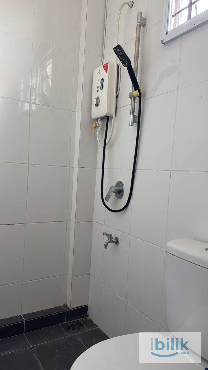 Stapok bedroom with private bathroom/toilet  - Image 6