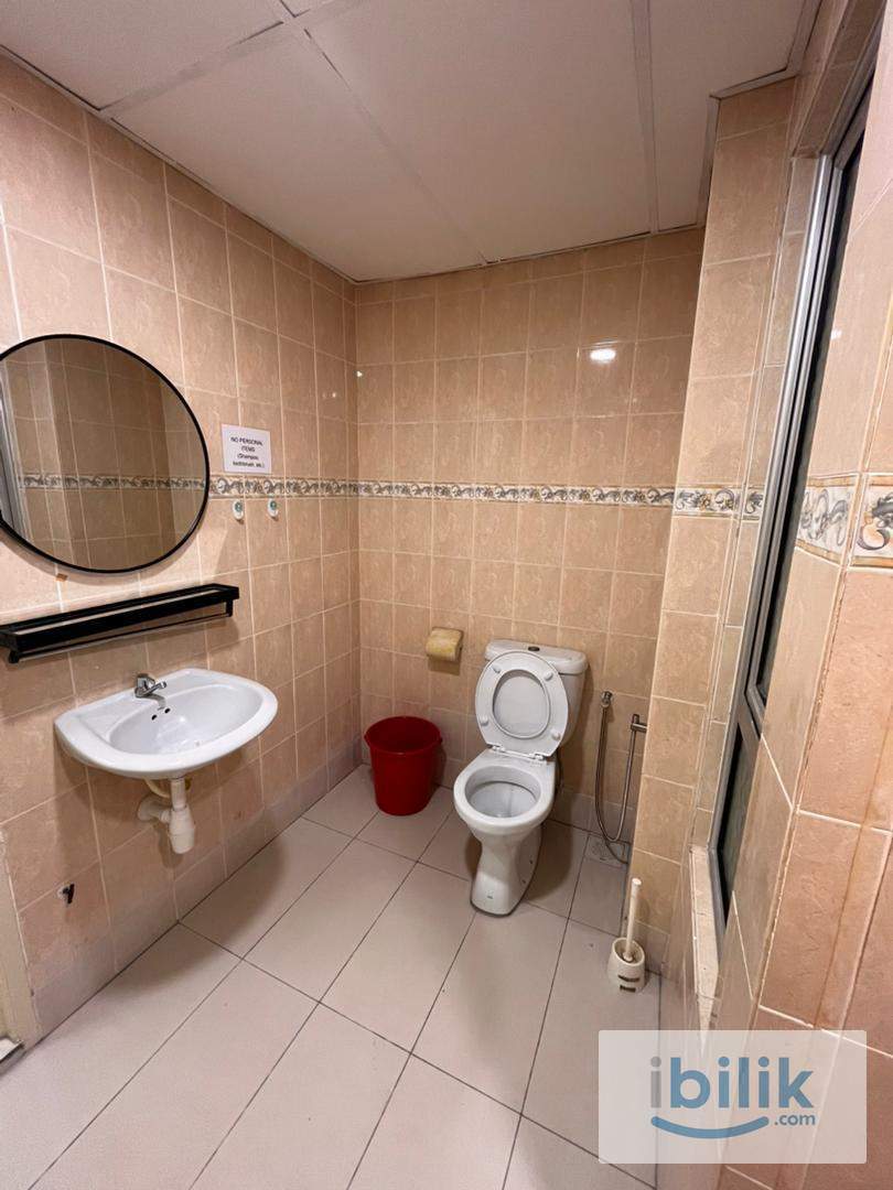 Prima Midah Height Master Room . Attached Private Bathroom - Image 5