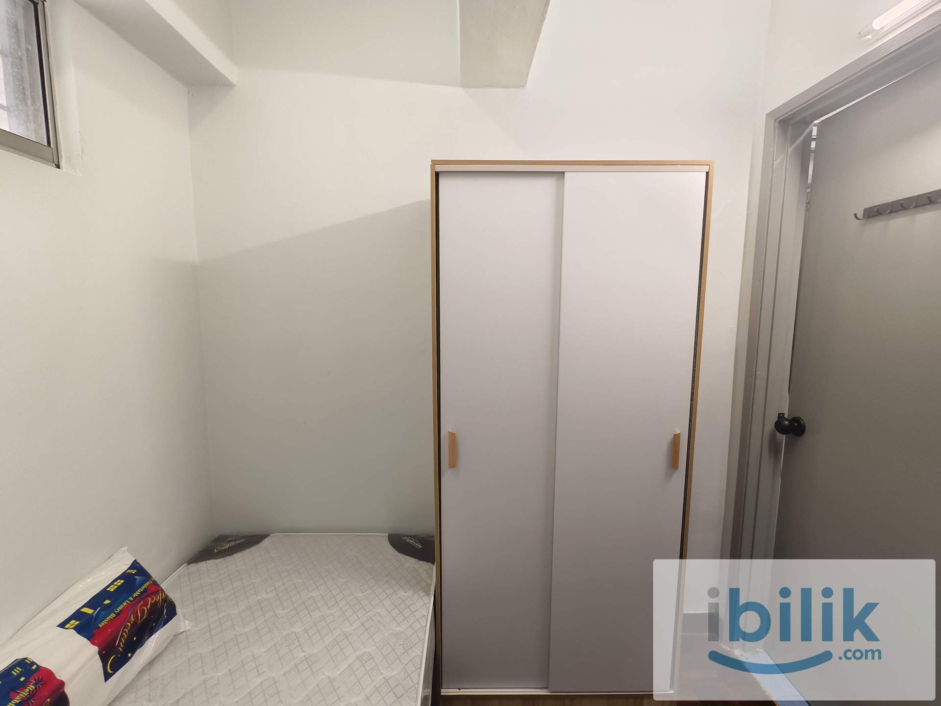 Shang Villa . Super Single Bedroom . Next to LRT - Image 2