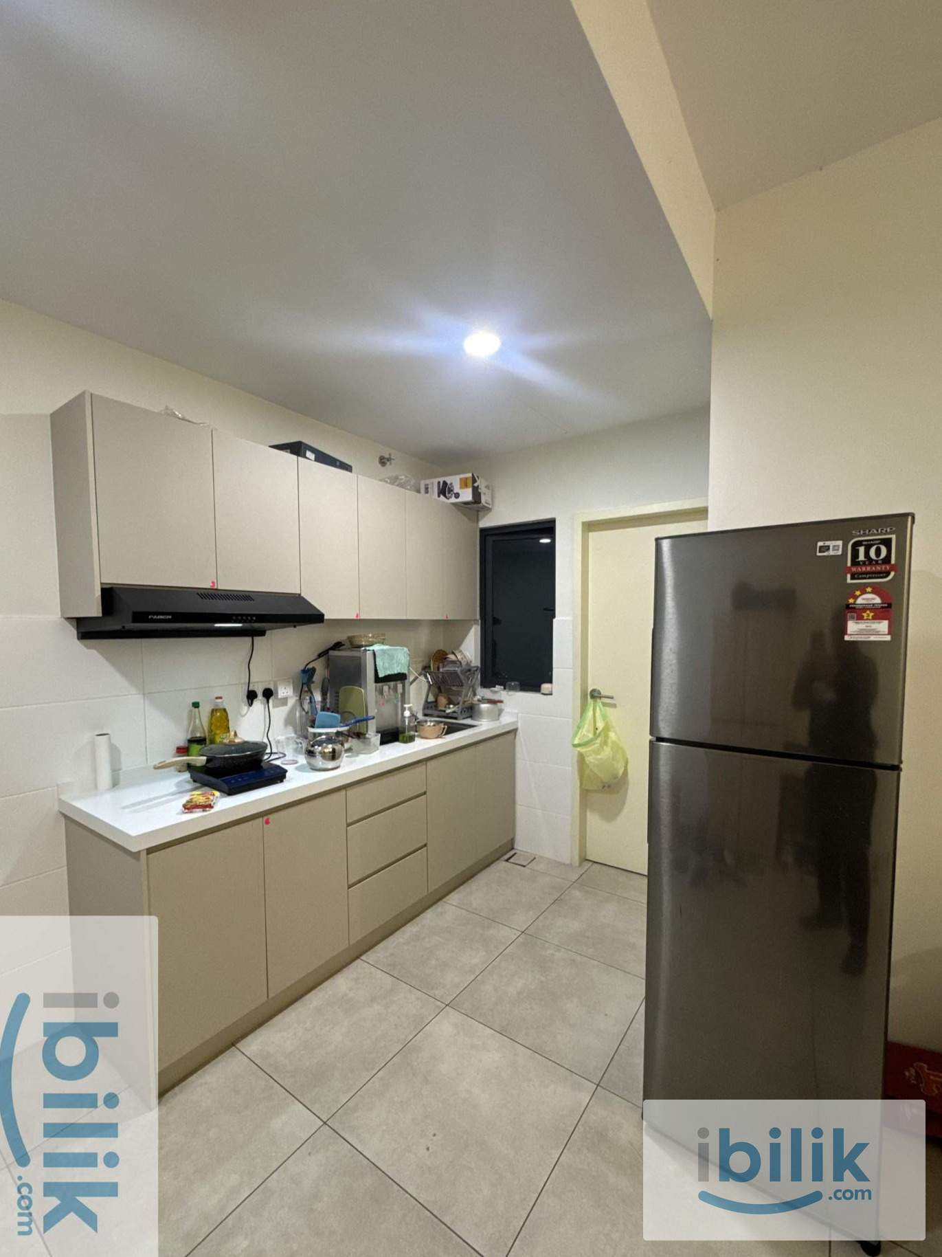 META RESIDENCES Middle Room . Fully Furnished Ready Move In . Free High Speed WiFi - Image 4