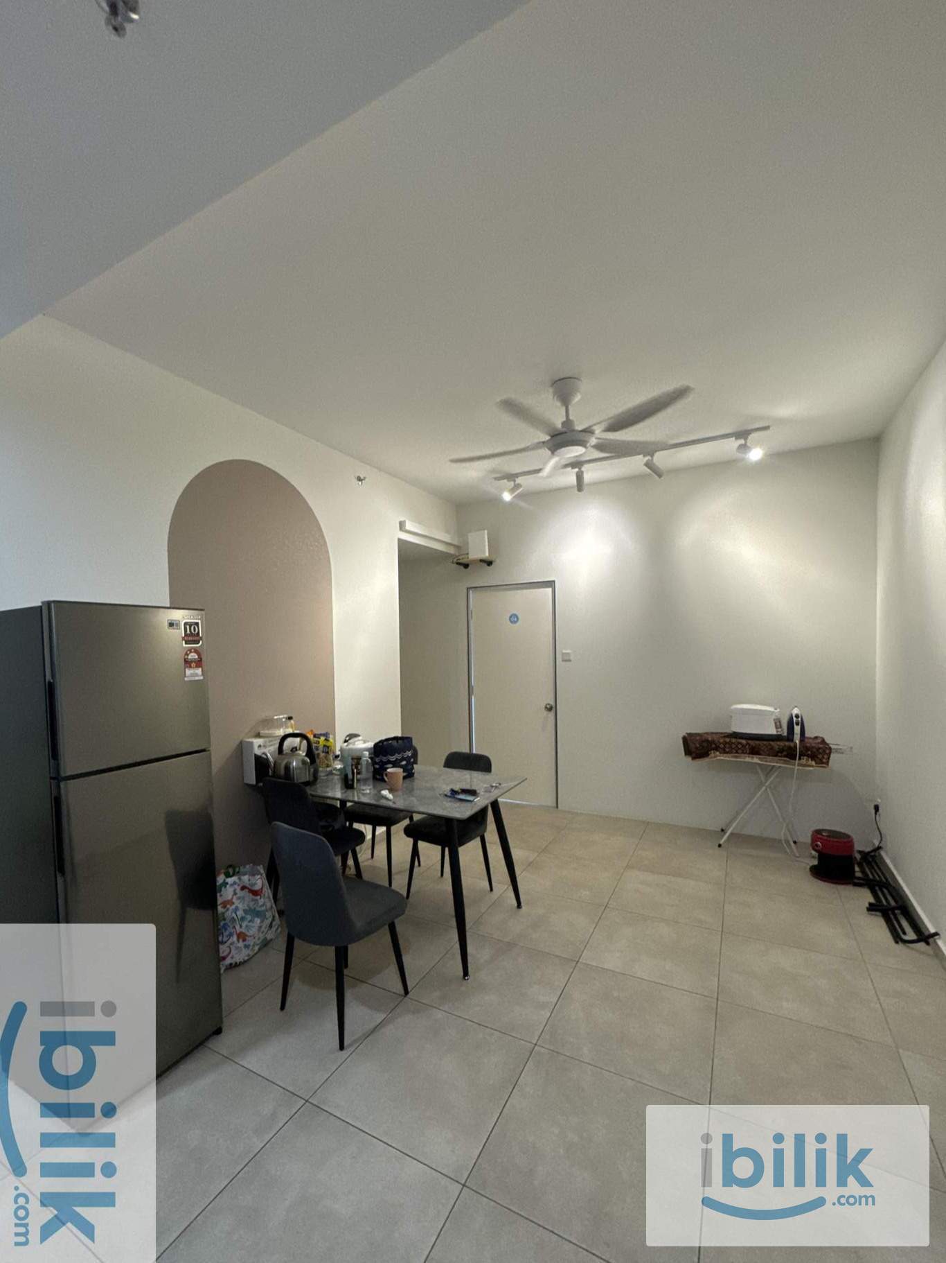 META RESIDENCES Middle Room . Fully Furnished Ready Move In . Free High Speed WiFi - Image 3