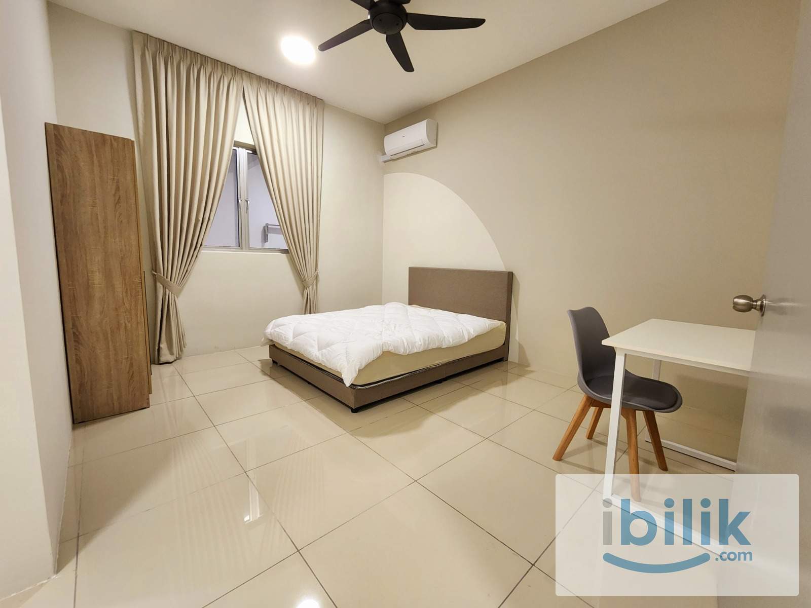 𝐏𝐋𝐀𝐓𝐈𝐍𝐔𝐌 𝐎𝐔𝐆 @ 𝐁𝐮𝐤𝐢𝐭 𝐎𝐔𝐆 Master Room Attached Private Bathroom - Image 1