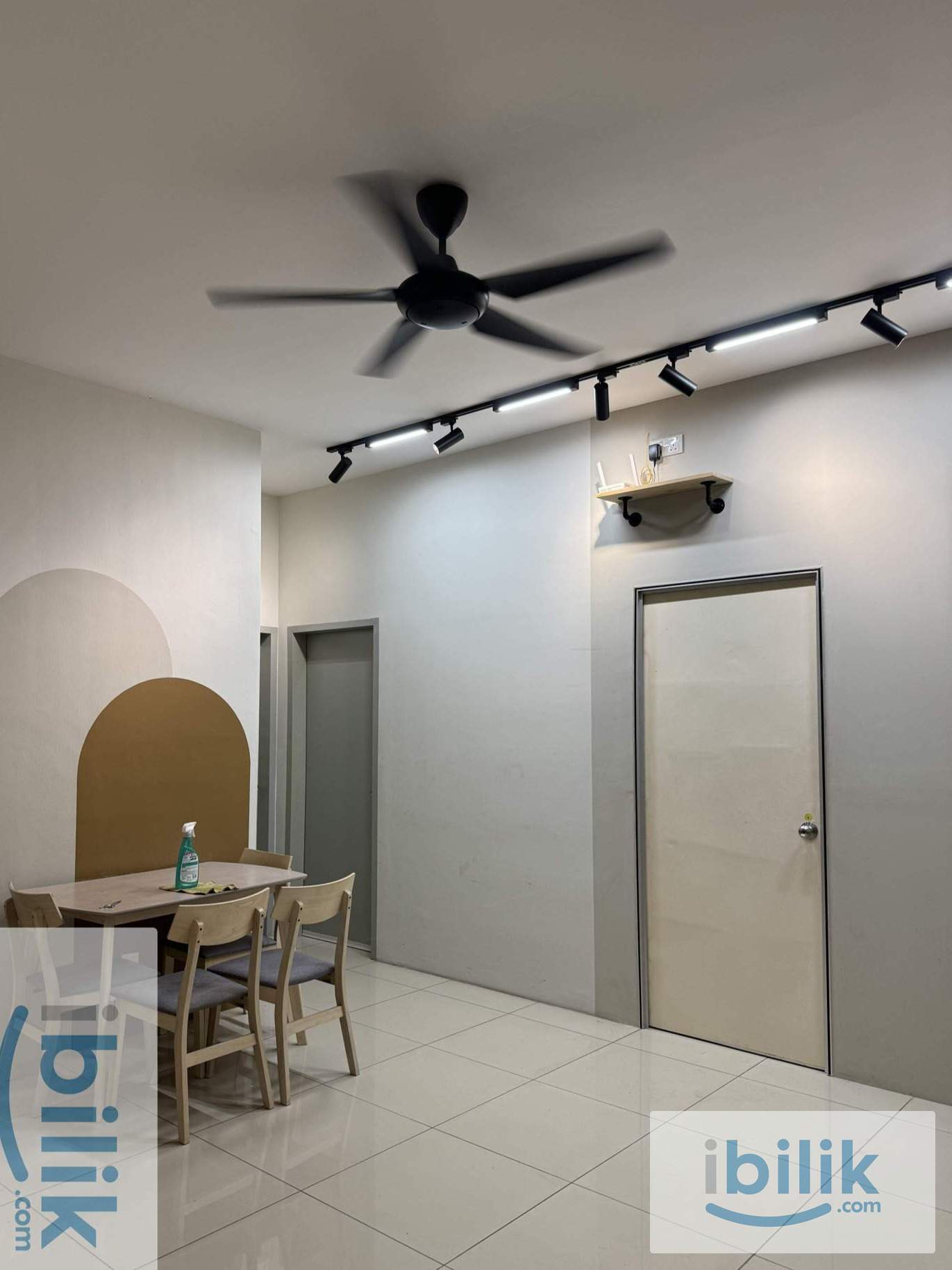 𝐏𝐋𝐀𝐓𝐈𝐍𝐔𝐌 𝐎𝐔𝐆 @ 𝐁𝐮𝐤𝐢𝐭 𝐎𝐔𝐆 Master Room Attached Private Bathroom - Image 2