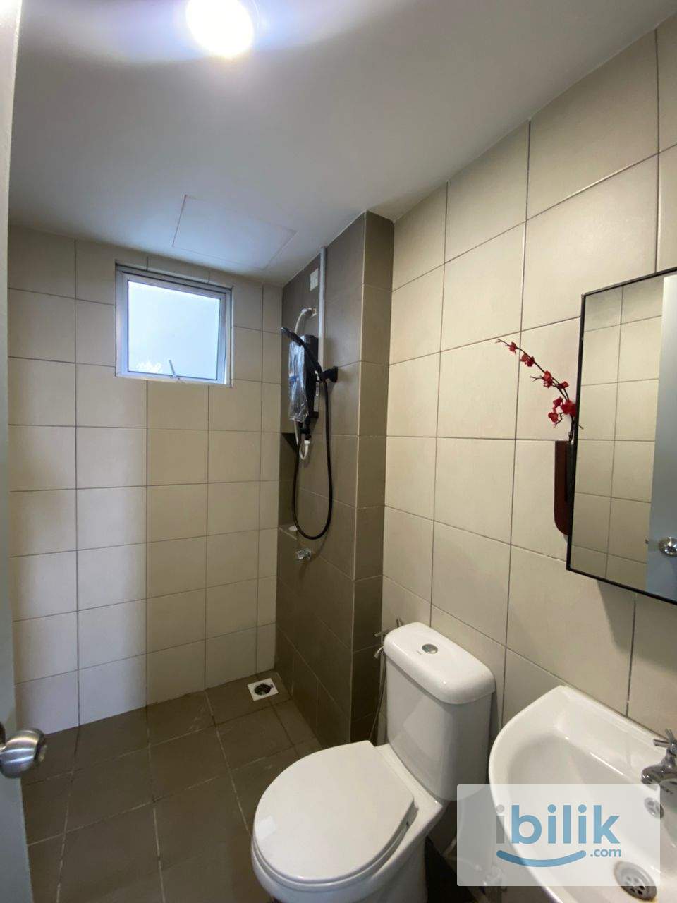 𝐏𝐋𝐀𝐓𝐈𝐍𝐔𝐌 𝐎𝐔𝐆 | Master Room Ready Move In - Image 3