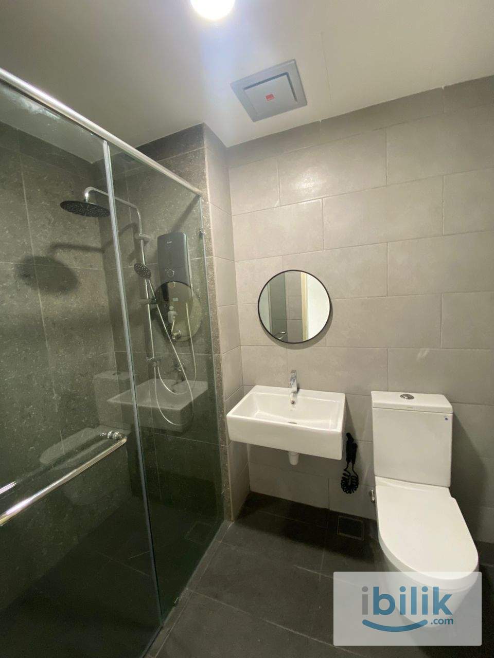 𝐌𝐄𝐓𝐀 𝐑𝐄𝐒𝐈𝐃𝐄𝐍𝐂𝐄 . Master Room Ready Move In . Next to MRT Putra Permai - Image 2