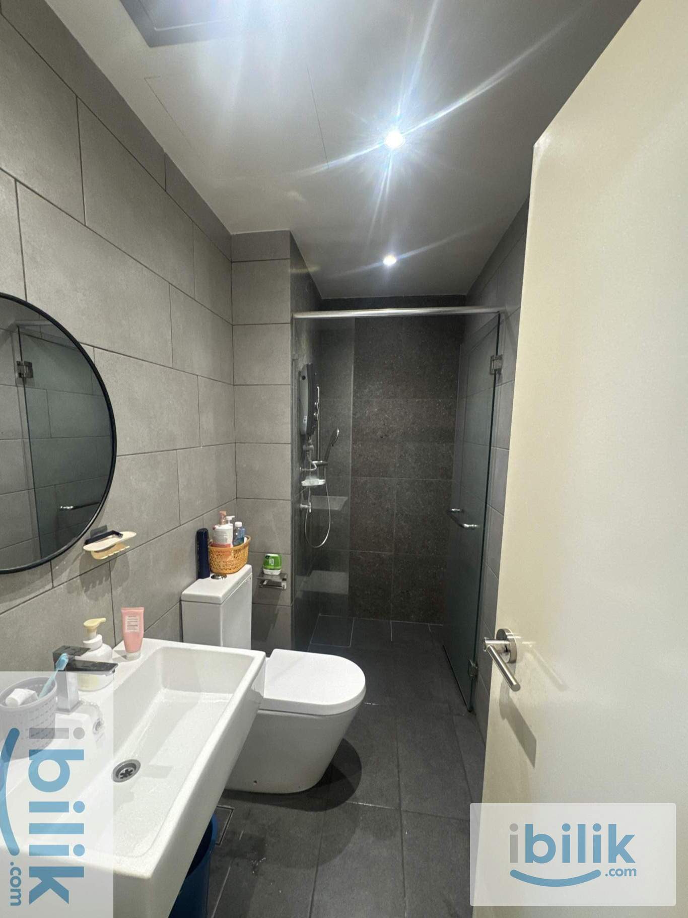𝐌𝐞𝐭𝐚 𝐑𝐞𝐬𝐢𝐝𝐞𝐧𝐜𝐞 Middle Room Ready Move In - Image 5