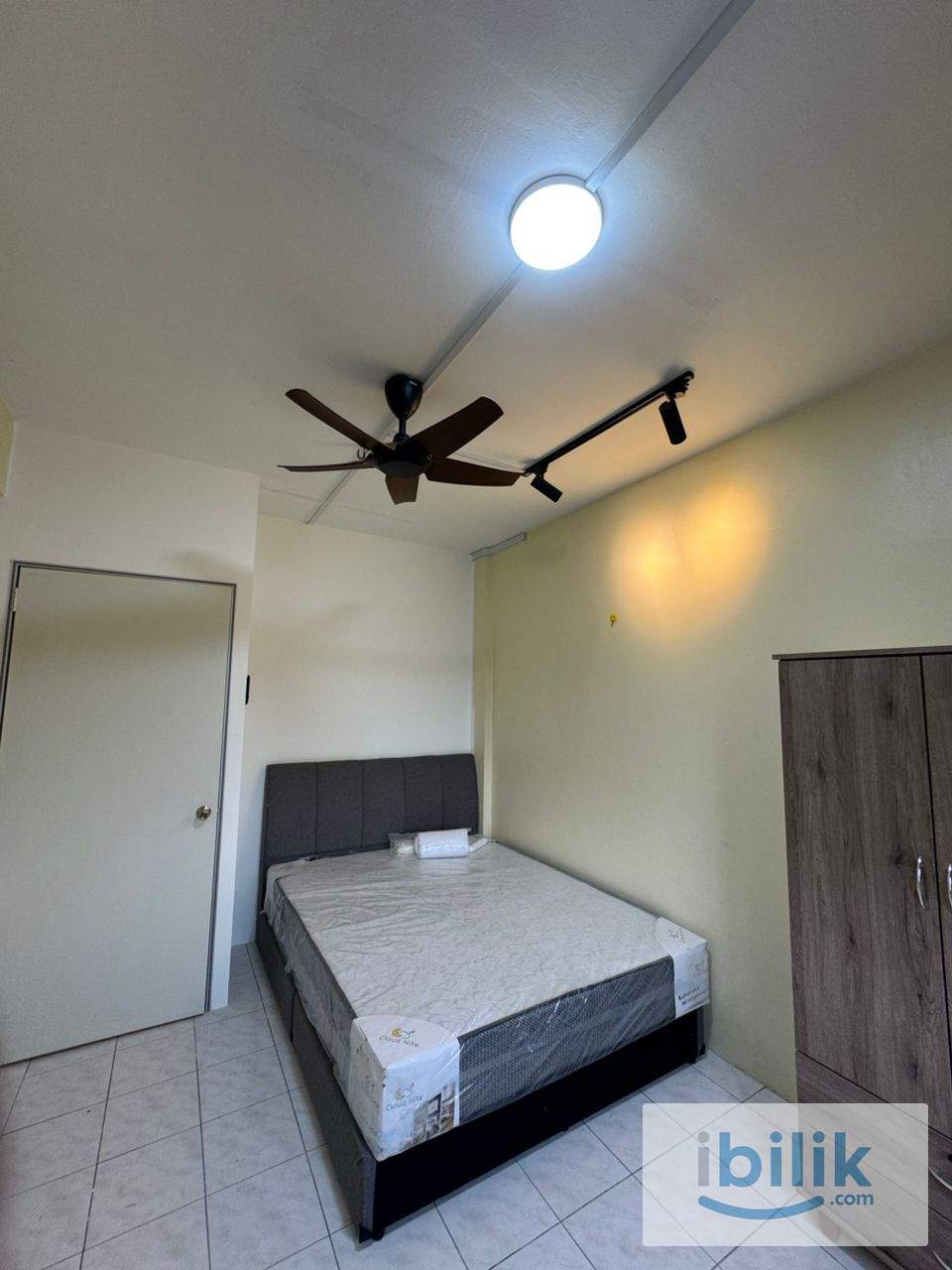 10 Minutes Drive to MRT Surian 🚆 | Medium Room @ Flat Gugusan Teratai, Kota Damansara 🔥 - Image 3