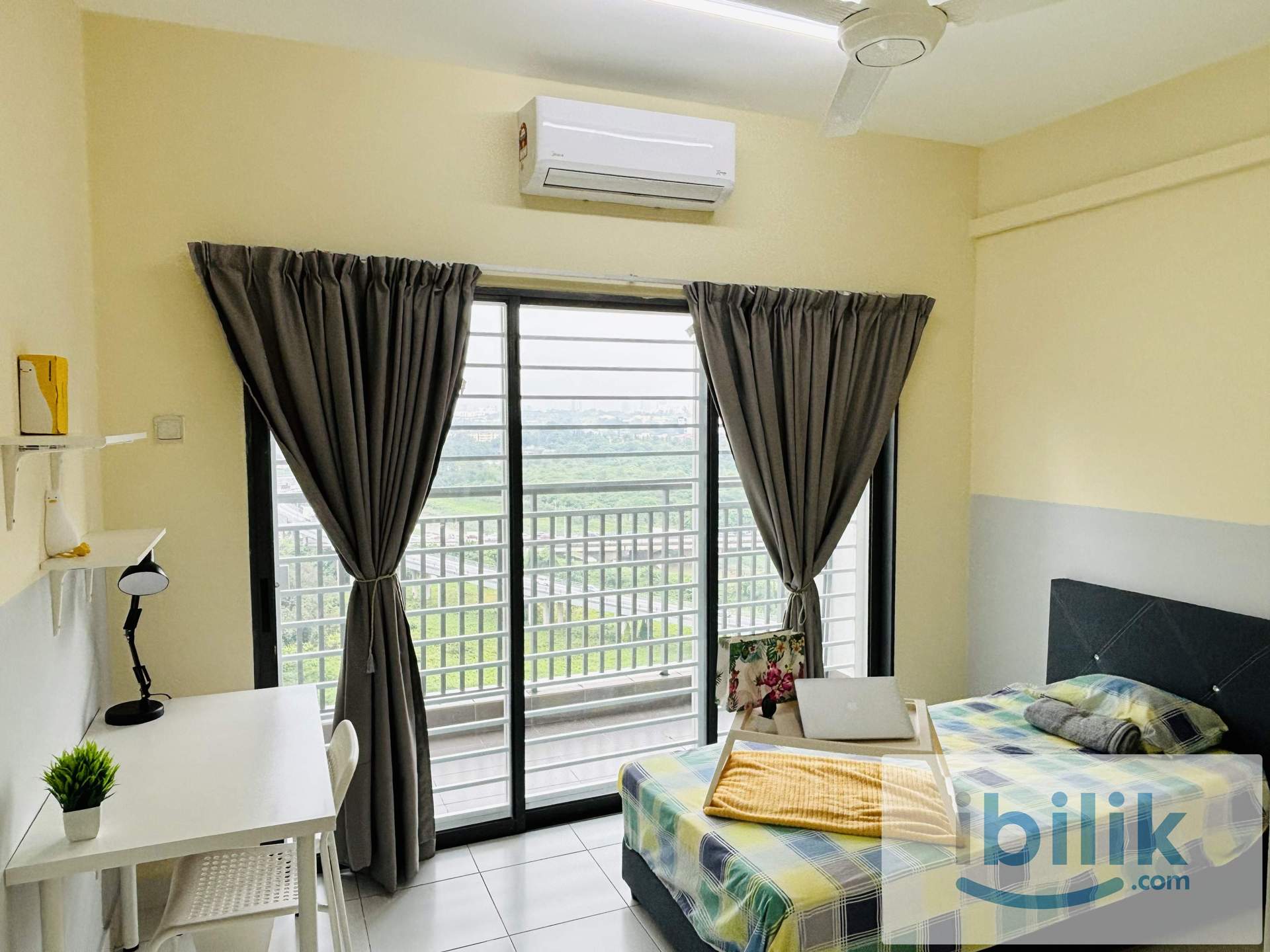 Big Balcony Single Room | Low Deposit ‼️@ Shah Alam (Seksyen 13) - Image 1