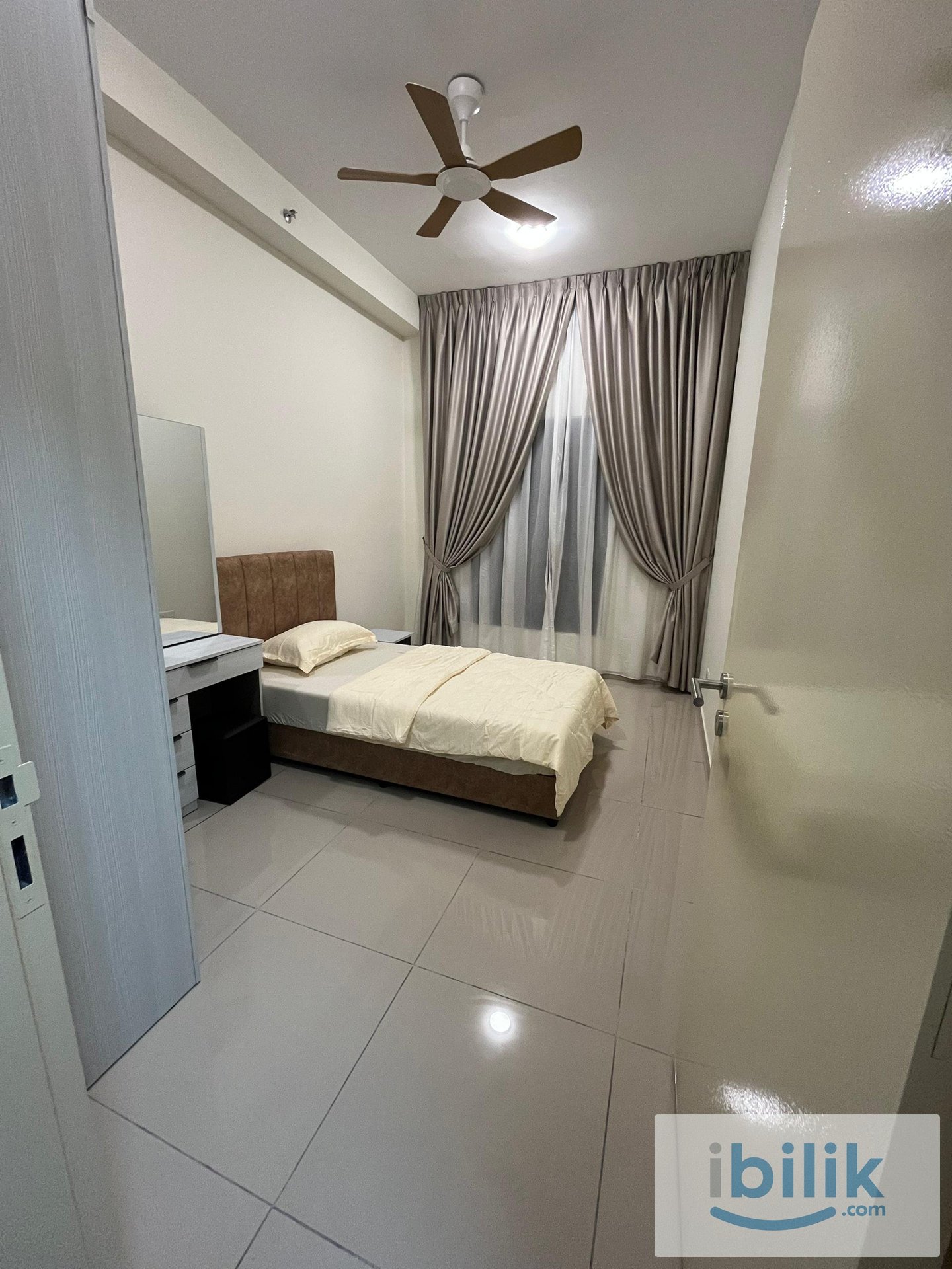 Middle room - Image 1