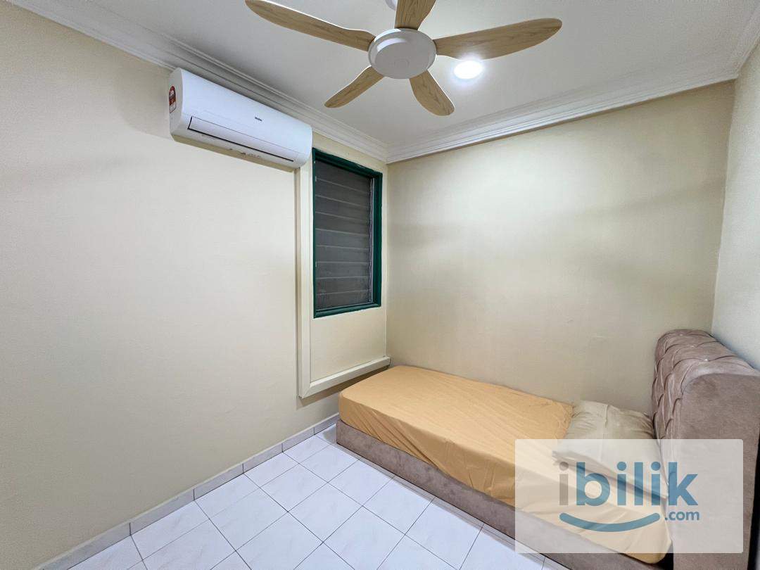 Single Room at MRT Taman Equine, Seri Kembangan - Image 1