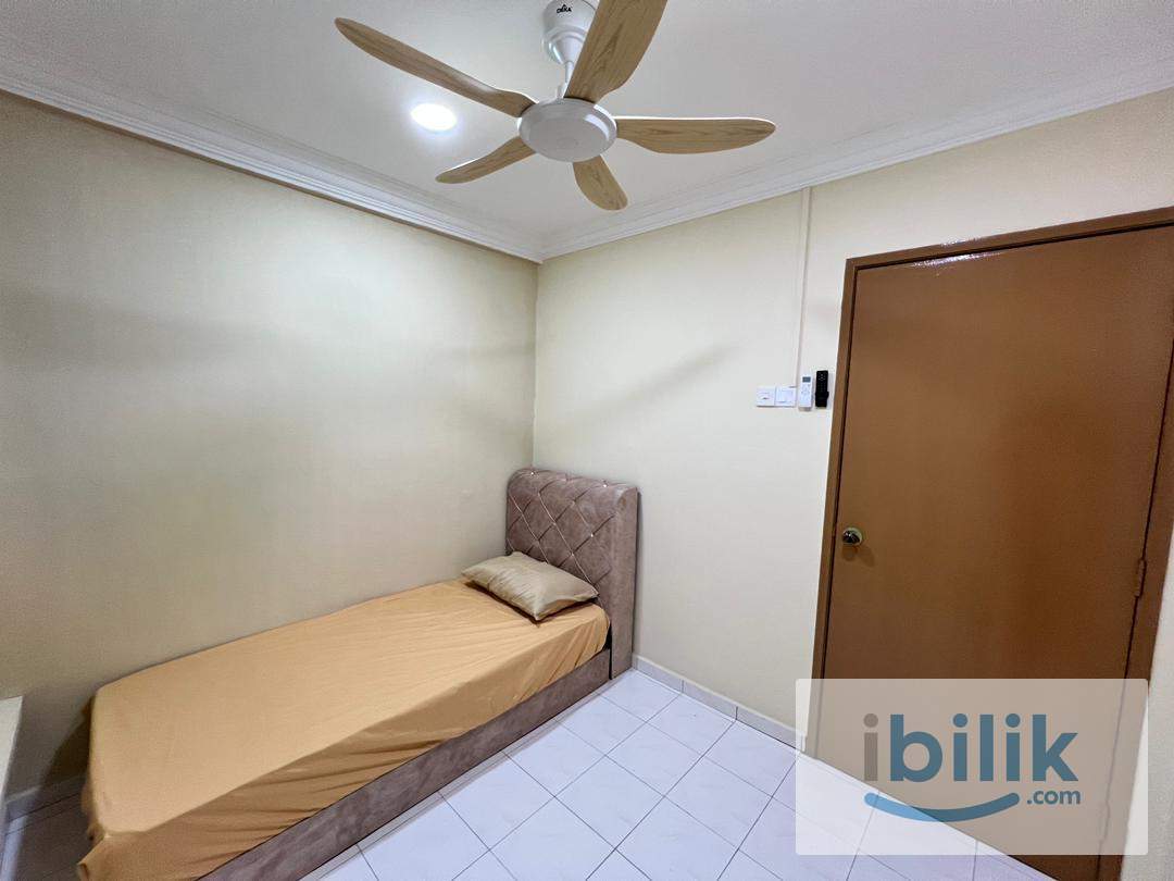 Single Room at MRT Taman Equine, Seri Kembangan - Image 3
