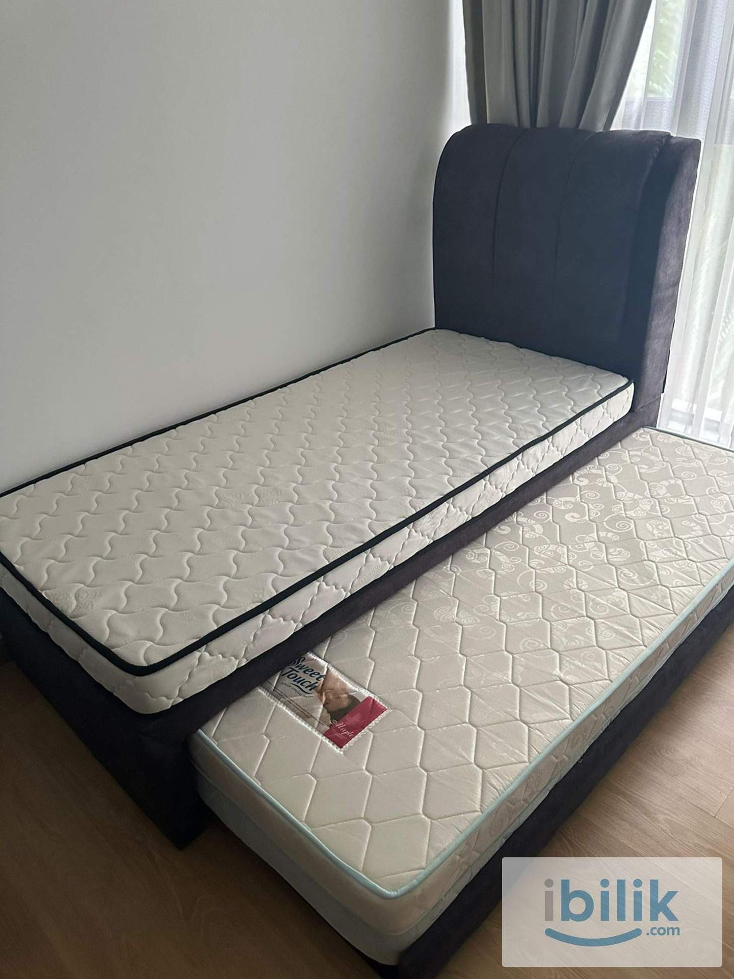 Single Room with Pull-Out at Amberside for Professionals - Image 1