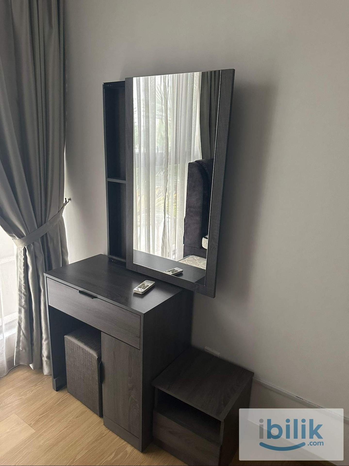 Single Room with Pull-Out at Amberside for Professionals - Image 2