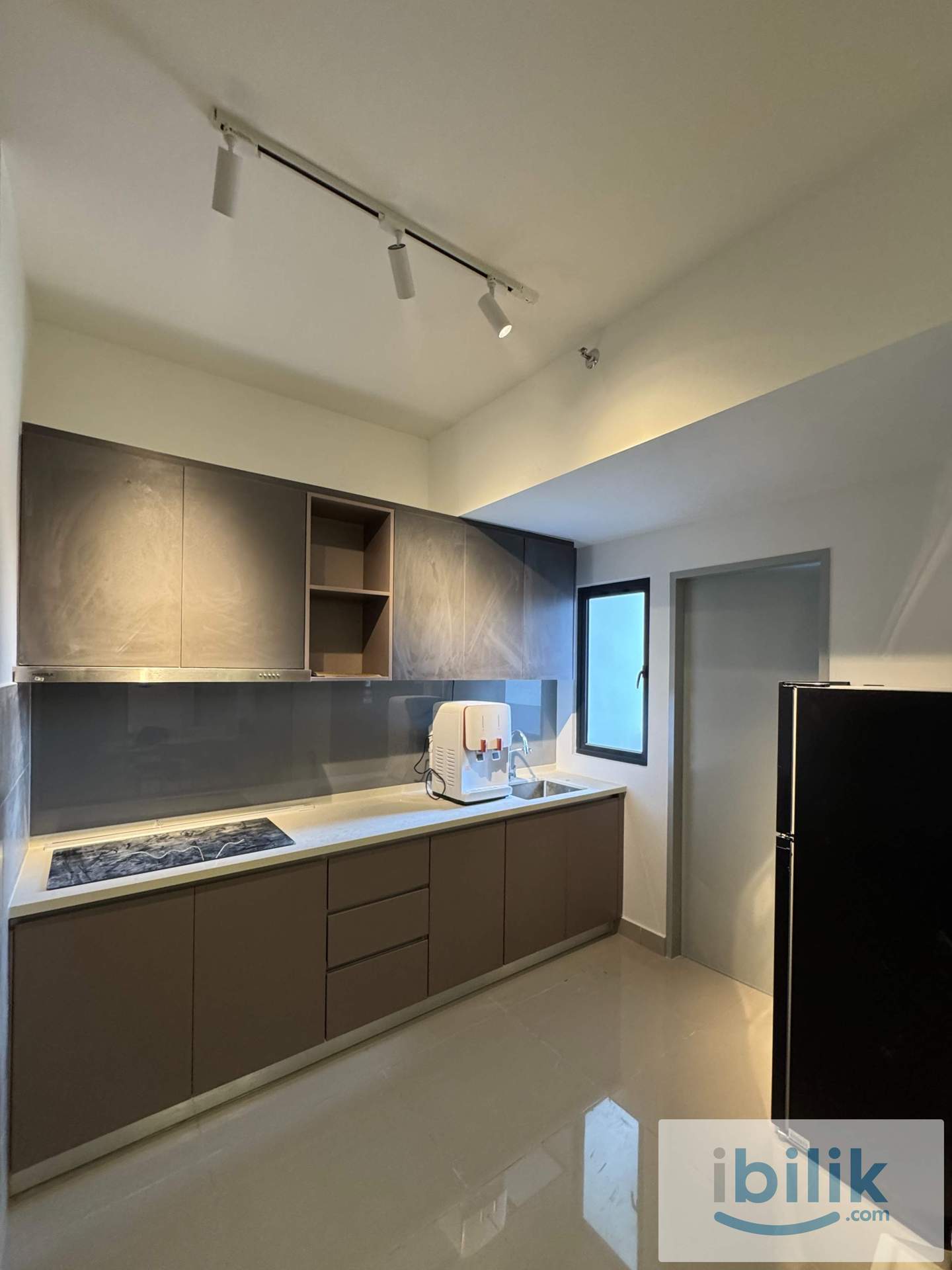 M Luna Rooms for Rent - Image 4