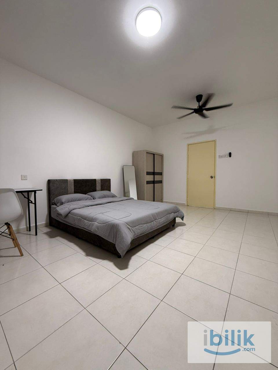 Cozy Medium Room with Own Toilet for Rent at Taman Bukit Indah - Image 6
