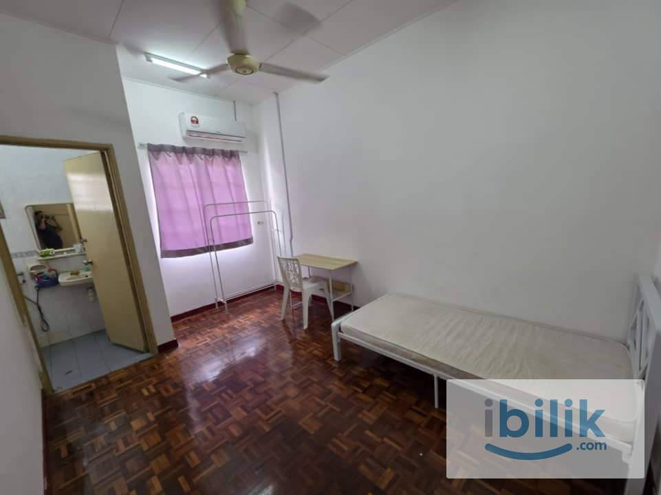 🛏A Master private room at Kota Kemuning. A walking distance to 🧑‍🏫SMK kota kemuning. - Image 1