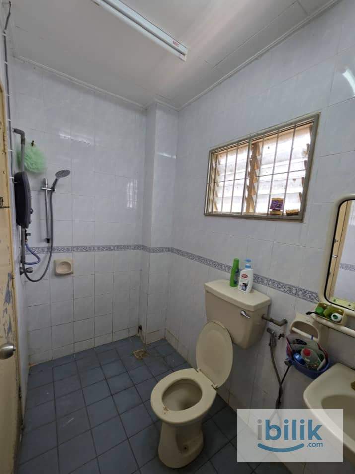 🛏A Master private room at Kota Kemuning. A walking distance to 🧑‍🏫SMK kota kemuning. - Image 3