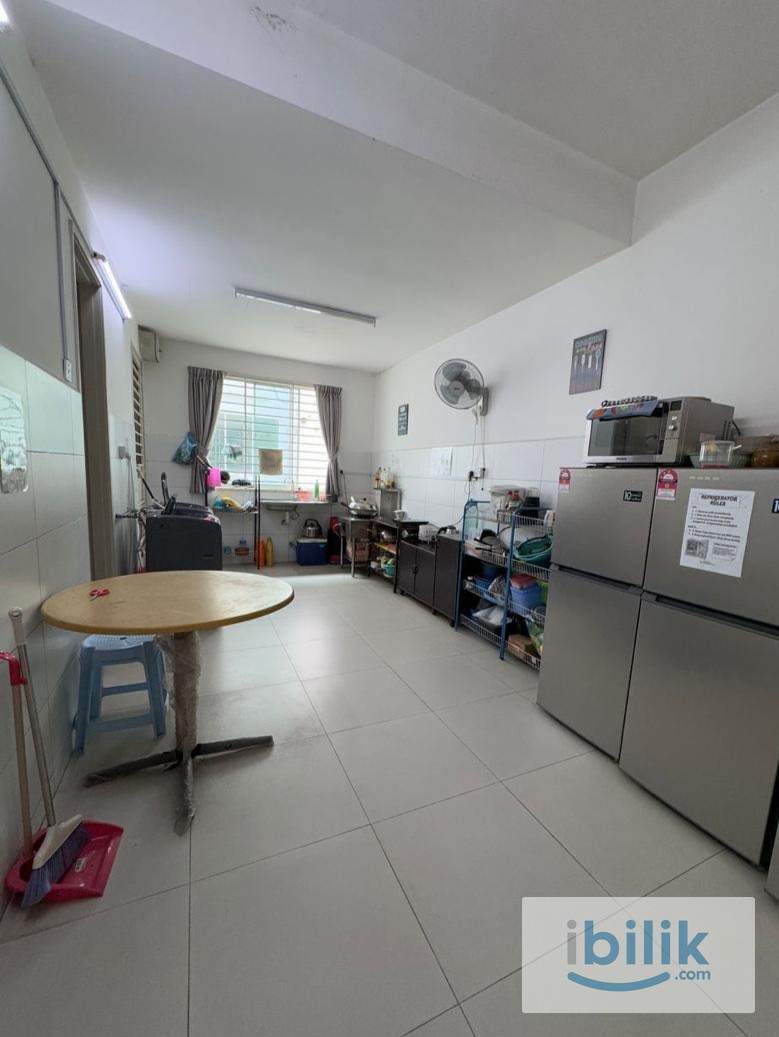 🌈🏡吧生中南区Bandar Botanic 私人中间房出租，家具设备齐全，双人房间同享一间浴室。 - Image 3