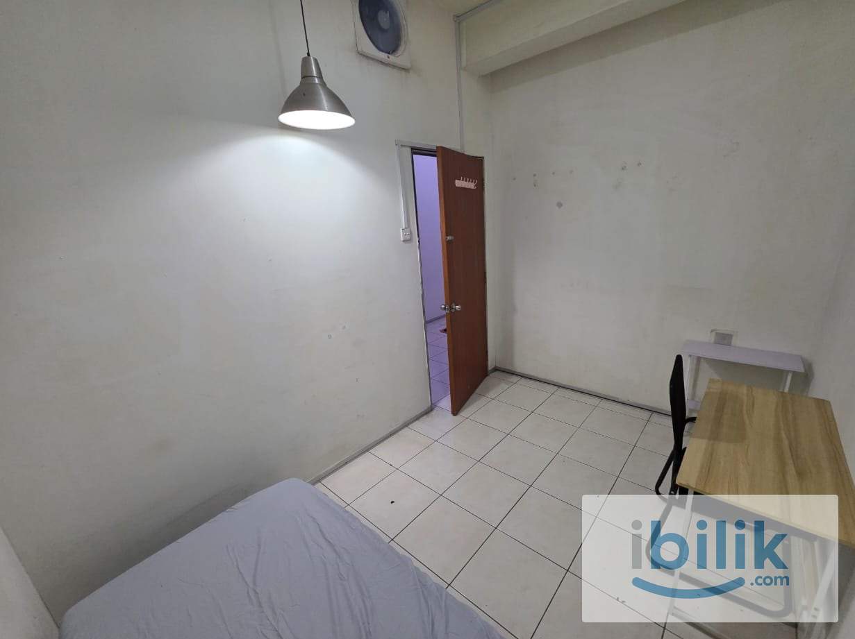 🏠 A middle private room suit to your demand, nearby to Bandar Puteri Puchong. - Image 1